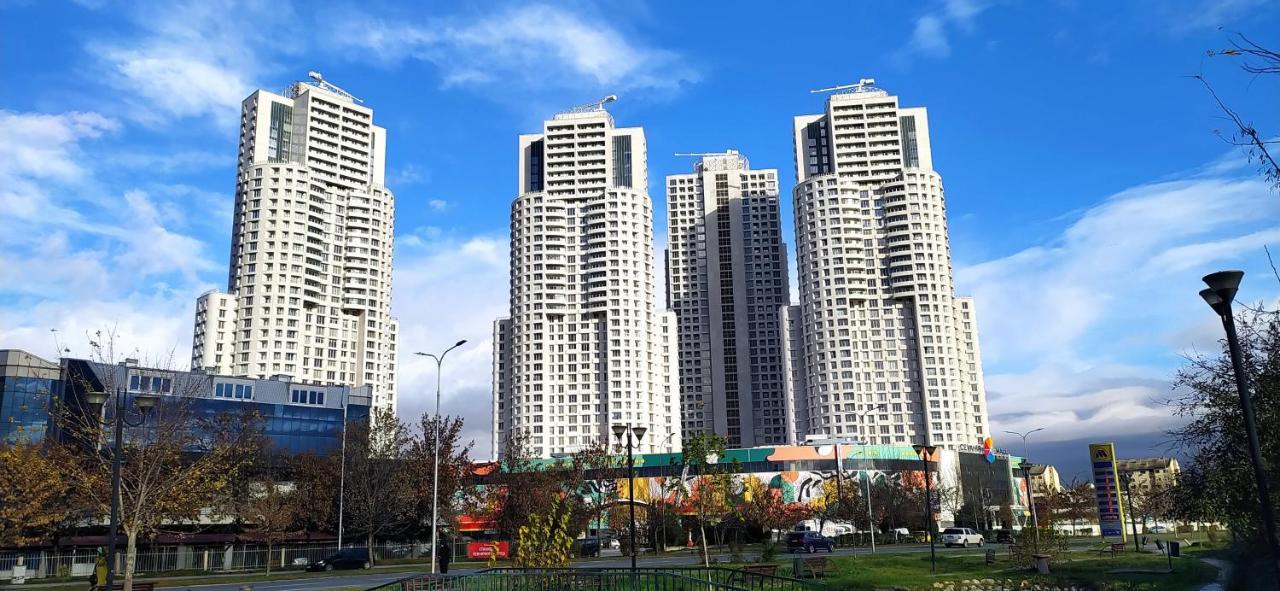 19Th & 18Th Floor Secure Apartments With Pool & Fitness & Parking Included In Price سكوبجي المظهر الخارجي الصورة