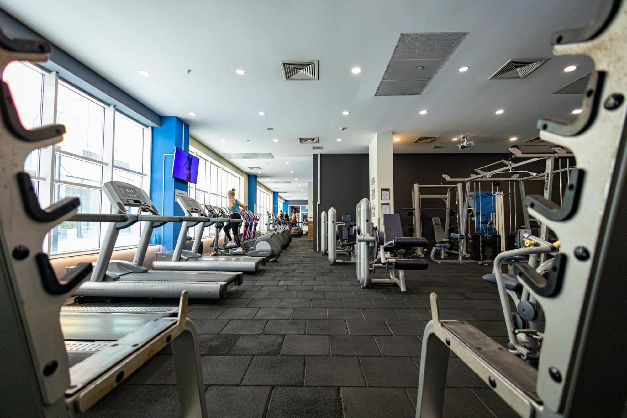 19Th & 18Th Floor Secure Apartments With Pool & Fitness & Parking Included In Price سكوبجي المظهر الخارجي الصورة