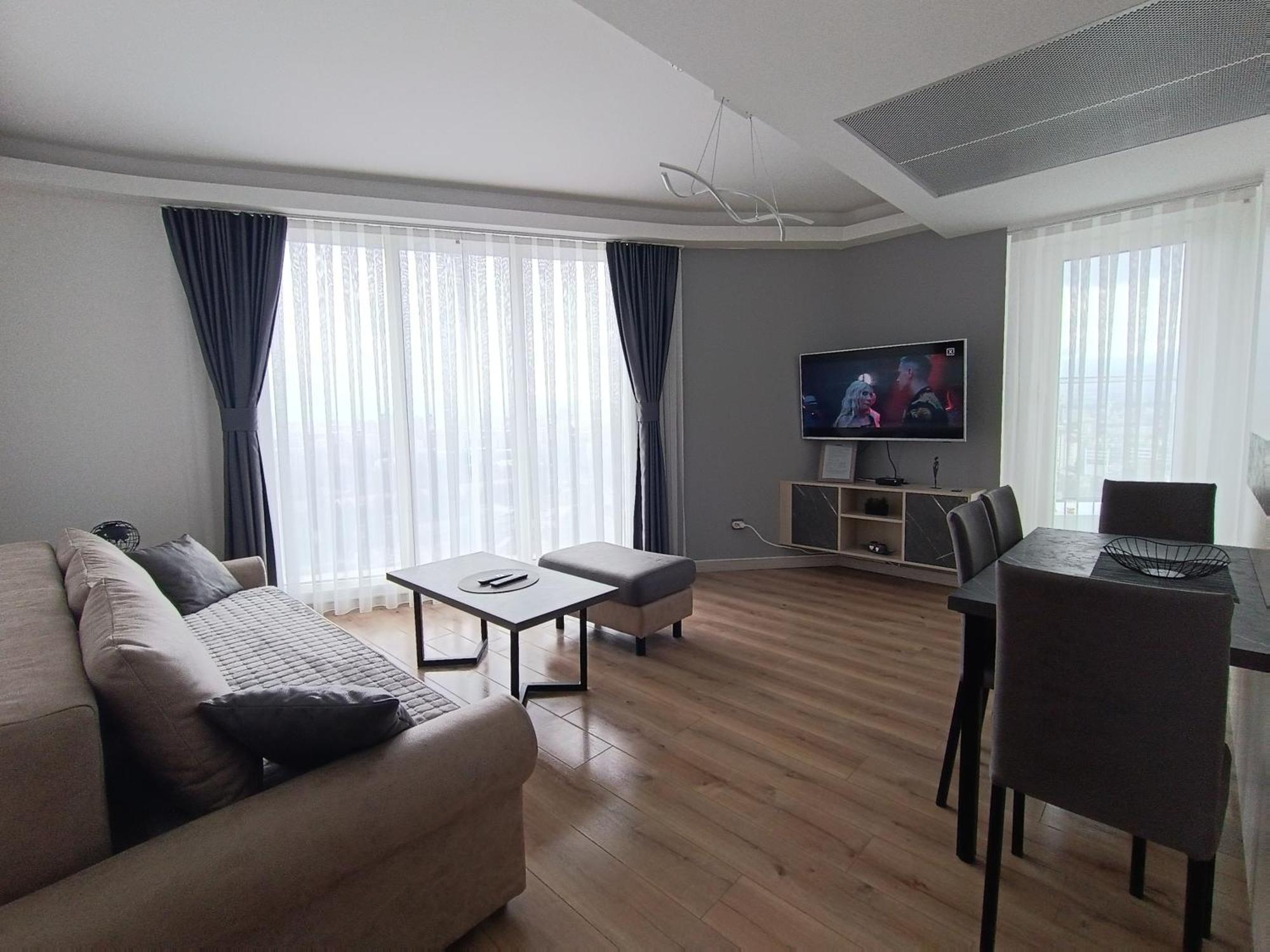 19Th & 18Th Floor Secure Apartments With Pool & Fitness & Parking Included In Price سكوبجي المظهر الخارجي الصورة