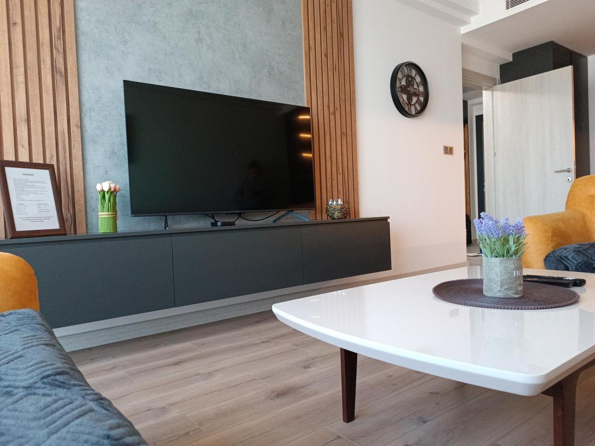 19Th & 18Th Floor Secure Apartments With Pool & Fitness & Parking Included In Price سكوبجي المظهر الخارجي الصورة
